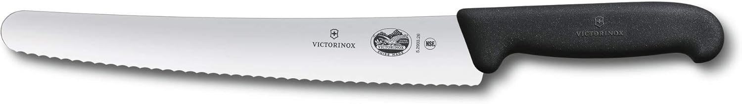 Victorinox, coltello da pasticcere con finitura ondulata